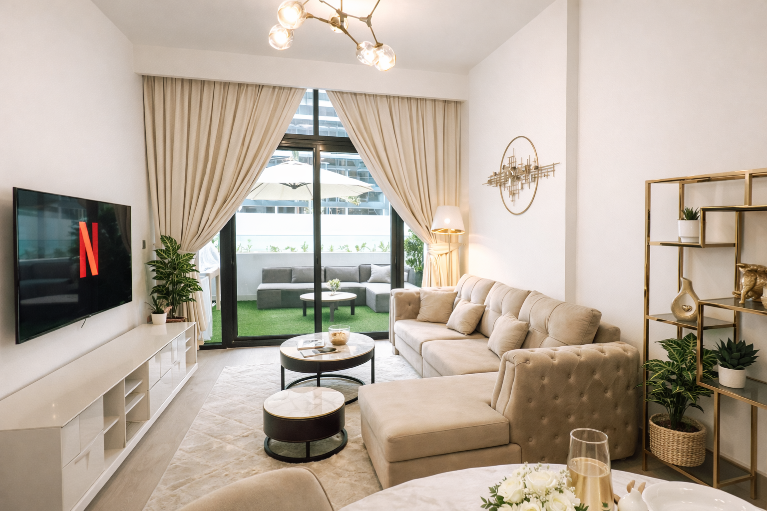 Aperire Apartment - Living Room & TV
